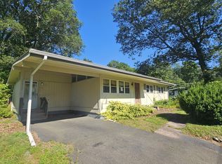 14 Hayes Rd, East Hampton, CT 06424