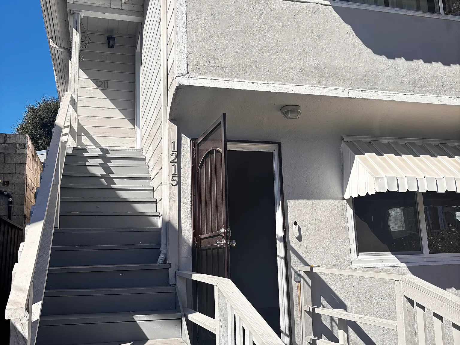 3 bed, 1200 sqft, $3,600 — Photo 2