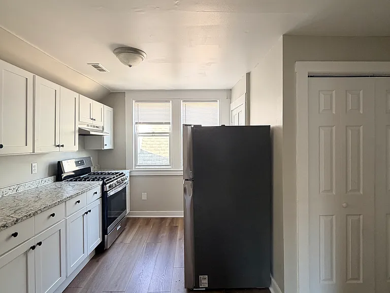 8 Arch St #3-0 — Photo 2