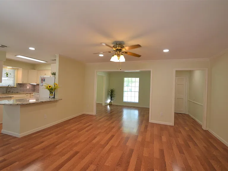 12711 Westleigh Dr — Photo 9