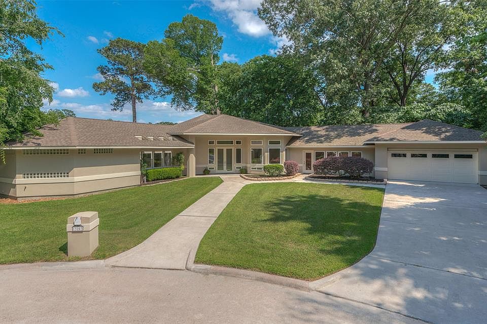 1st image of 13203 Doral Cir
