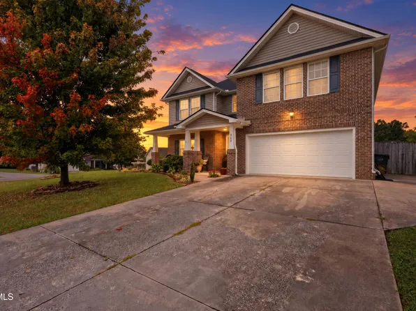 905 Denvers Ln, Piney Flats, TN 37686
