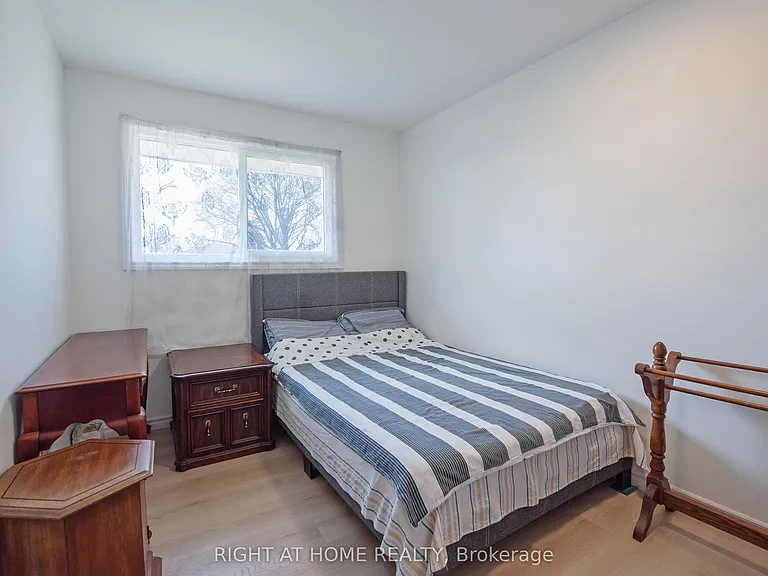69 Alayne Cres — Photo 18