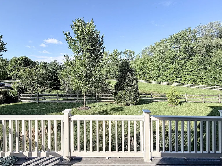 49 McCormick Ave S — Photo 5