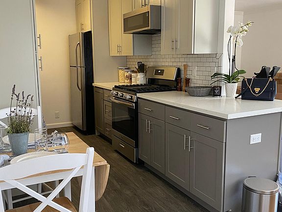 4th image of 1600 San Carlos Ave APT 15