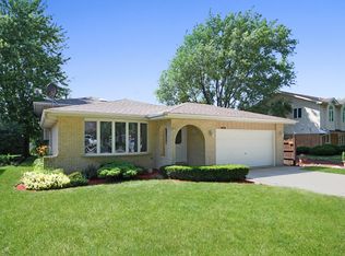 9418 S 69th Ave, Oak Lawn, IL 60453