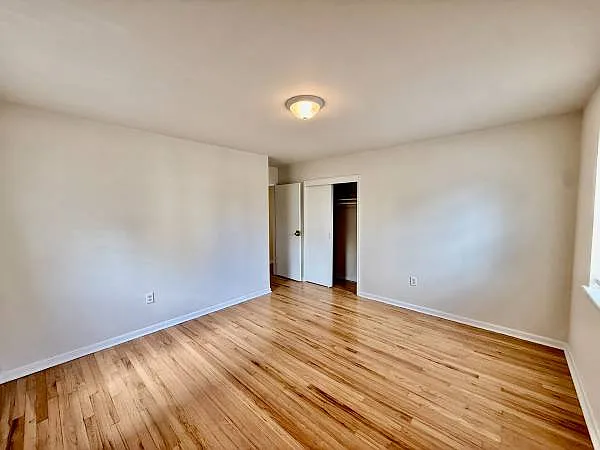 383 12th Ave — Photo 14