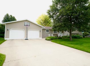 1703 9th Ave SE, Jamestown, ND 58401