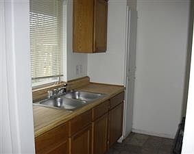 4th image of 4709 Creek Bend Dr