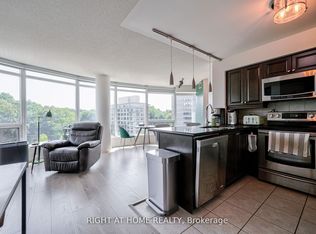 18 Valley Woods Rd #813, Toronto, ON M3A 0A1