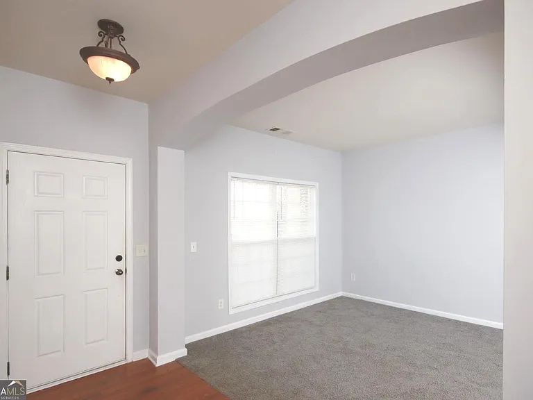 442 Crestmont Ln — Photo 12