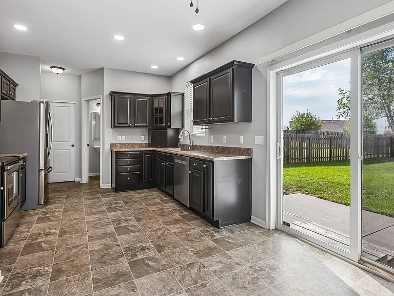 15915 Filmore Cir — Photo 7
