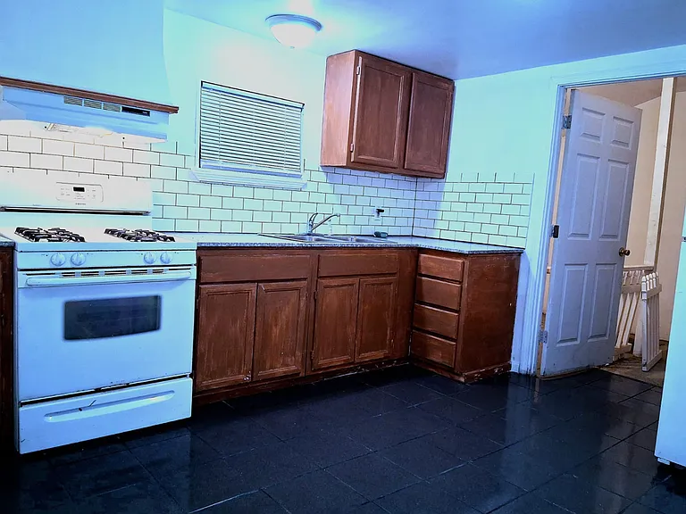 6722 Alabama Ave — Photo 4