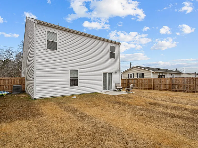 402 Folkstone Rd — Photo 36