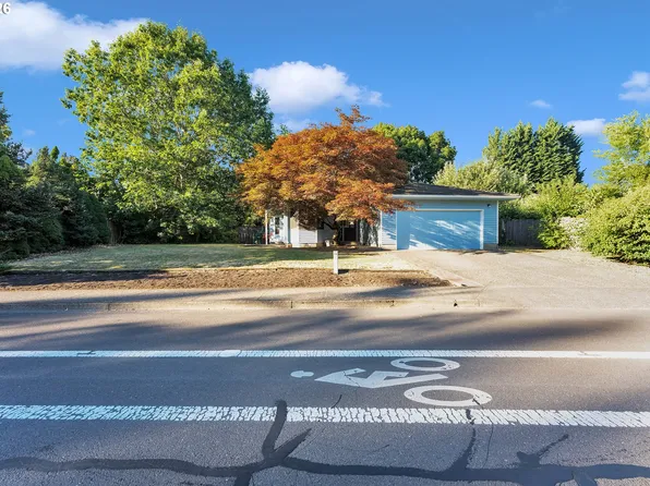 600 E Mountainview Dr, Newberg, OR 97132