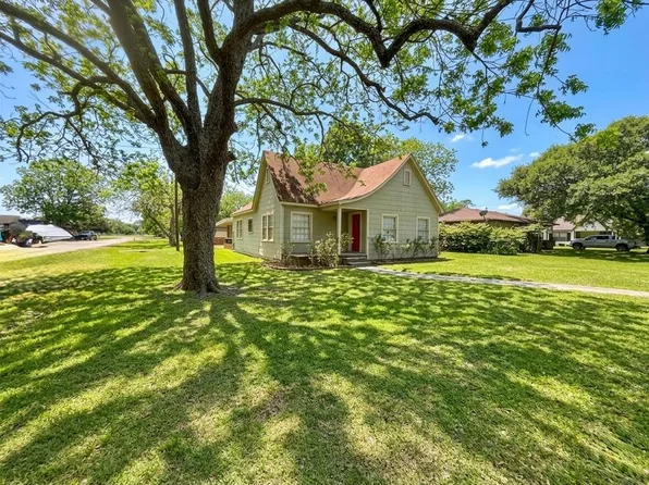 2824 4th St, Bay City, TX 77414