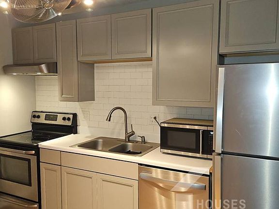 5th image of 553 Memorial Drive Ext Unit X