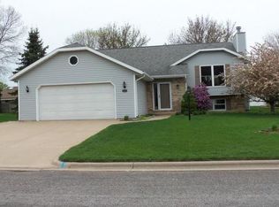242 Coachlite Ct S, Onalaska, WI 54650