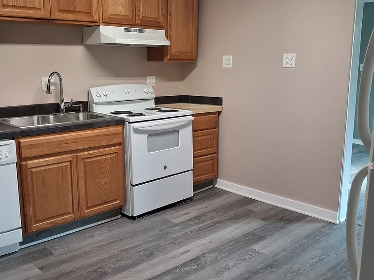 241 Jefferson Ave — Photo 9
