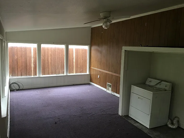 503 W Rickenbacker Dr — Photo 9