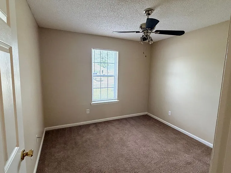 3008 Ginny Dr — Photo 15