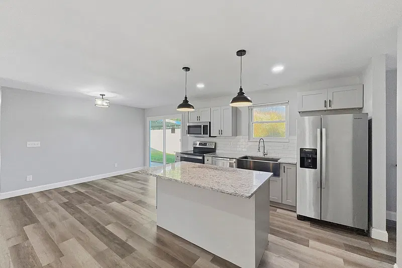 3 bed, 2.0 bath, $1,975 — Photo 4
