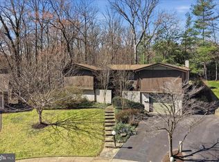 8825 Charles Hawkins Way, Annandale, VA 22003