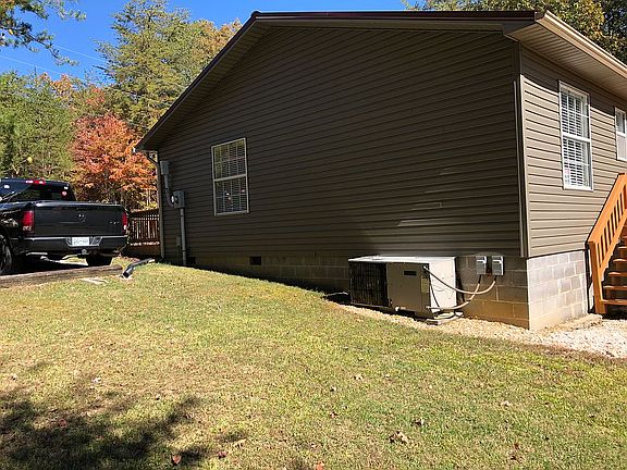 4th image of 174 Ivy Ln