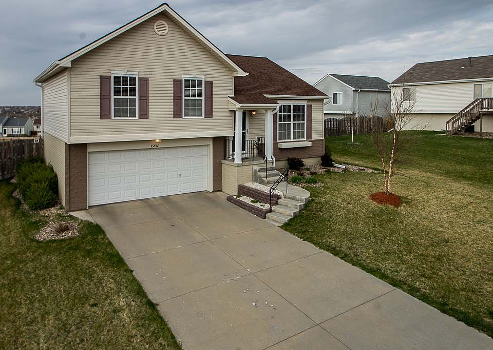 1st image of 15840 Rosewood St