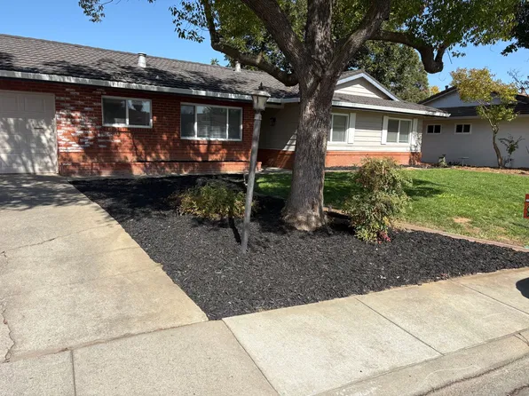 8945 Plaza Park Dr, Elk Grove, CA 95624