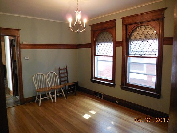 3rd image of 210 Jersey St