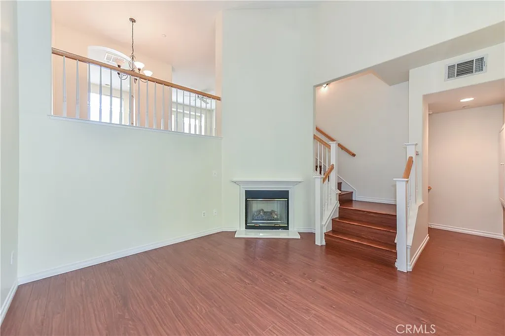 2 bed, 2.5 bath, 1224 sqft, $3,600 — Photo 2