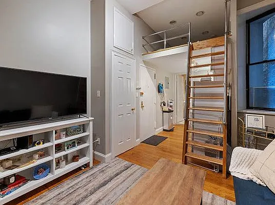 Rented by REAL New York | media 8