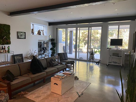 1400 sq. Apartment
