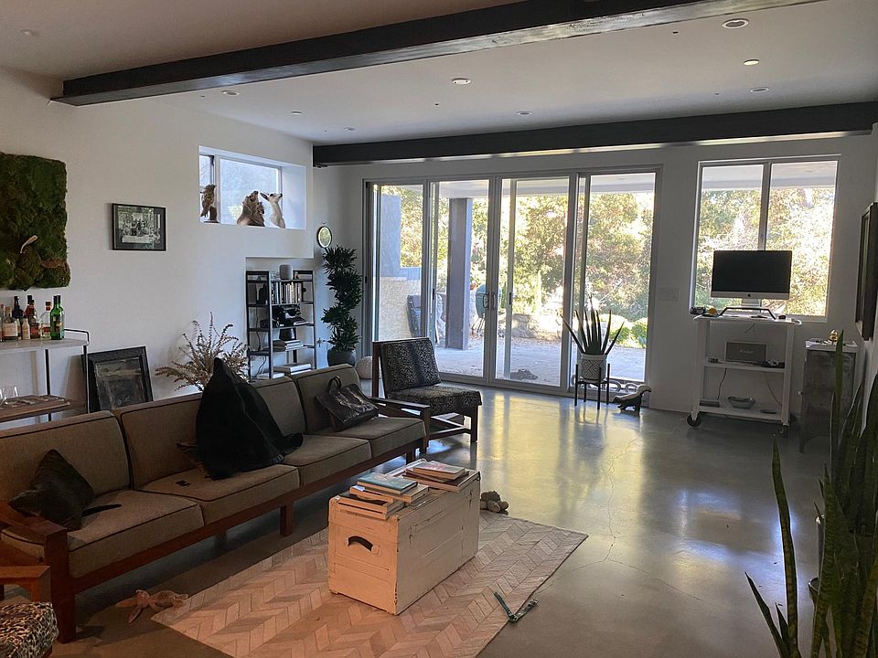1400 sq. Apartment