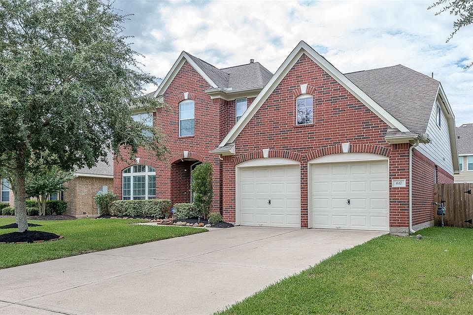 1st image of 617 Castle Cove Ln