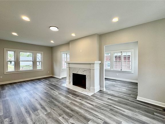 2nd image of 453 Briarwood Dr