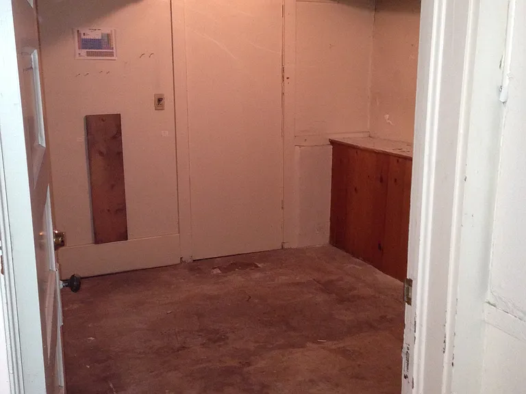 443 S Douglas St — Photo 11