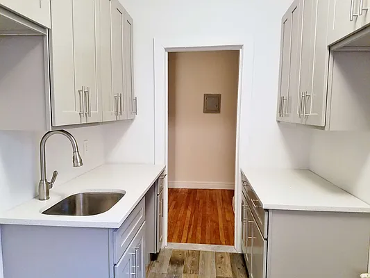 Rented by Julianna Realty Corp | media 8