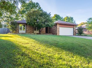 4563 S Roanoke Ave, Springfield, MO 65810