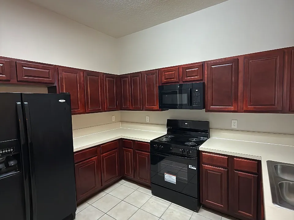 5050 Playpen Dr #8