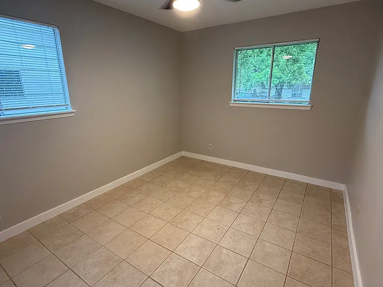 106 E Longspur Blvd — Photo 23