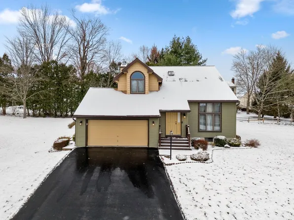 13 Sugarpine Pl, Endicott, NY 13760