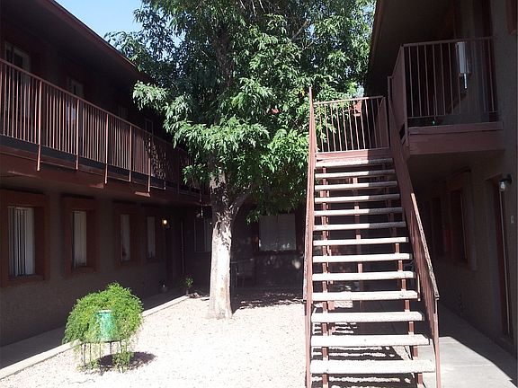 4th image of 806 E Carol Ave