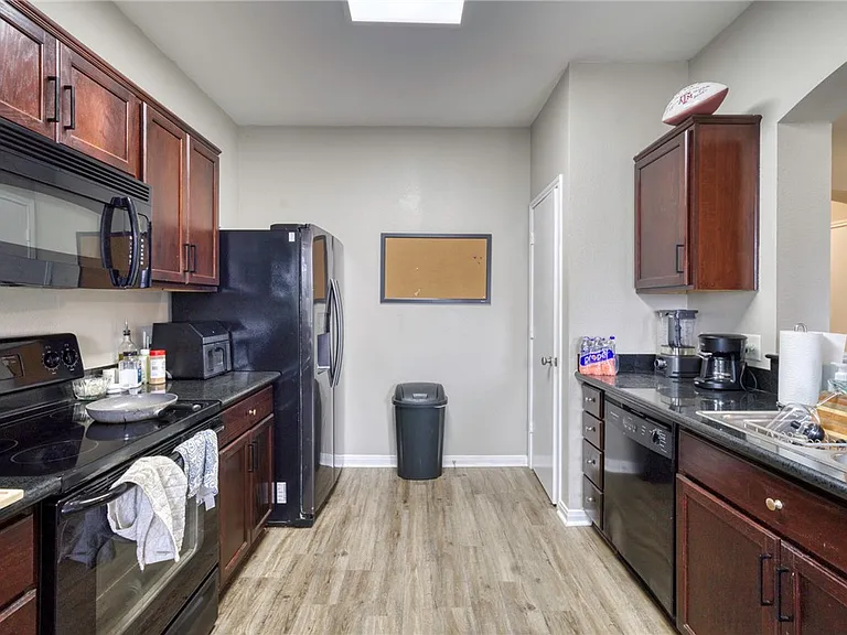 4103 McFarland Dr — Photo 5