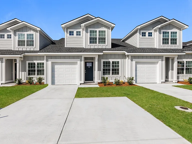 1005 Walker Point Way — Photo 1