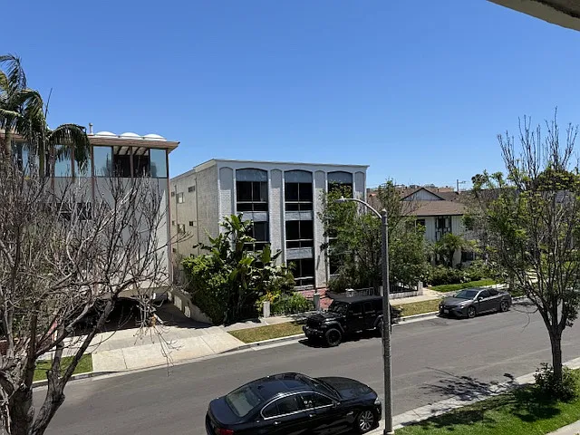 337 S Elm Dr #3 — Photo 38