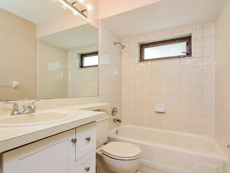 2526 Wrencrest Cir — Photo 15
