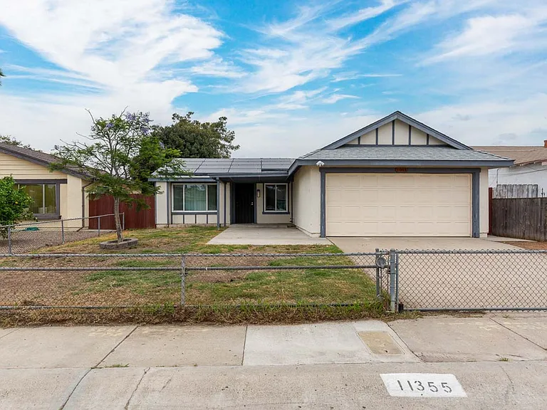 11355 Camarosa Cir — Photo 1