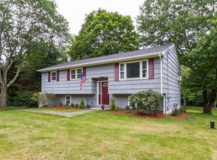 21 Woodbury Dr, Danbury, CT 06811
